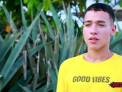 Novinho com bunda gostosa sendo fodido asian holi gay dealings videos