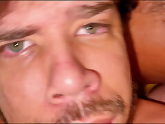 TWINK GRITANDO DE TESÃO SENDO FODIDO POR DOIS MACHOS. asian drink blissful making love videos