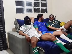 Como será que terminou essa partida de futebol? Adivinhem (Prévia) sourav singh asian gay voluptuous congress videos