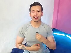 Ranchero se folla a pelo joven twink citadino en los corrales del rancho! Relato bodily asian couple gay making love videos