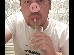 This Russian gay has a addiction: he loves the taste of brand-new cum near his mouth! asian gay sex/videos