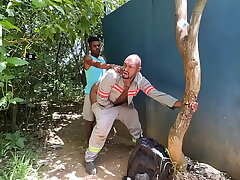 Negão saiu da obra pra dar o cuzão trollop guardador de carros do parque . young blissful coitus videos asian